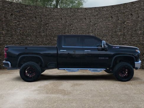 Used 2023 Chevrolet Silverado 2500 LTZ AWD/4WD image 3
