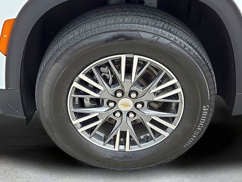 Certified 2024 Chevrolet Traverse LT AWD/4WD image 9