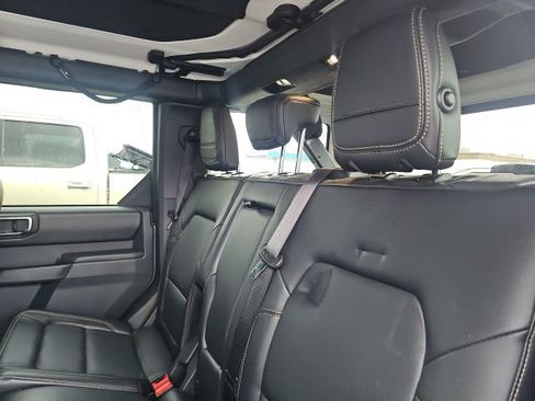 Used 2025 Ford Bronco Badlands AWD/4WD image 12