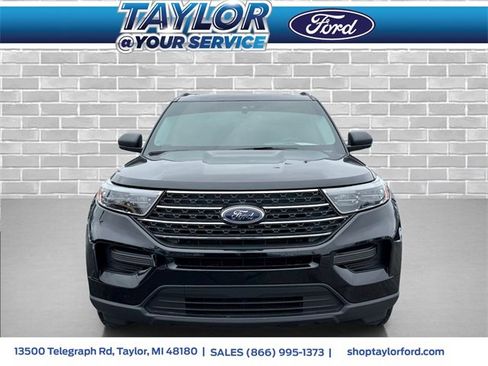 Certified 2023 Ford Explorer XLT image 2