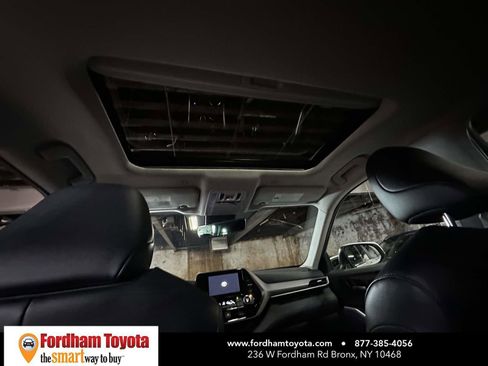 Used 2025 Toyota Highlander XLE image 19