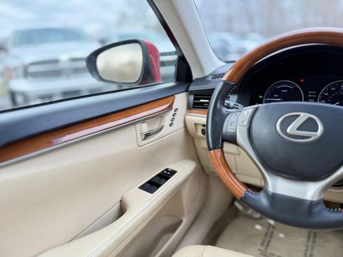 Used 2013 Lexus ES 300h w/ Premium Pkg image 23