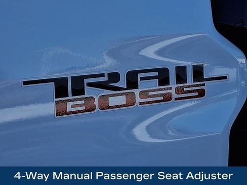 Used 2023 Chevrolet Colorado Trail Boss image 33