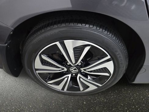 Used 2018 Honda Civic EX-L image 32