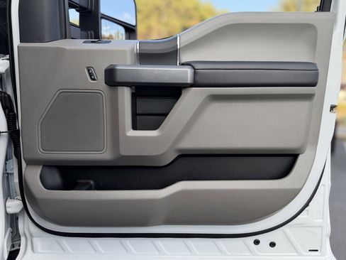 Used 2022 Ford F350 XLT image 35