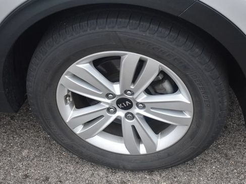 Used 2018 Kia Sportage LX FWD image 11