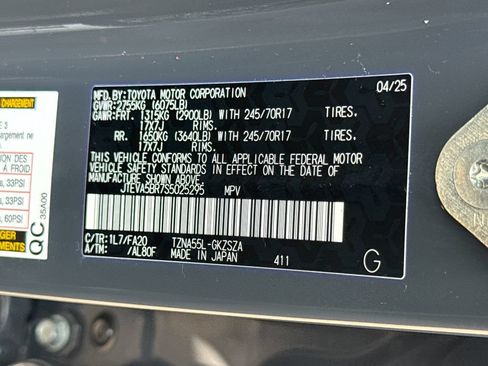 Used 2025 Toyota 4Runner SR5 AWD/4WD image 47