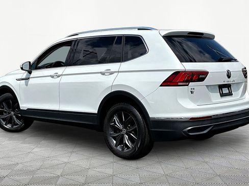 Used 2023 Volkswagen Tiguan SE AWD/4WD image 4