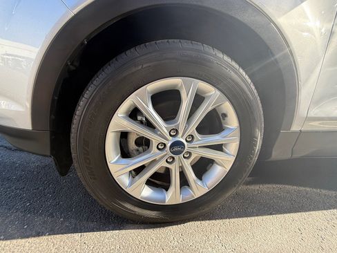 Used 2019 Ford Escape SE image 5