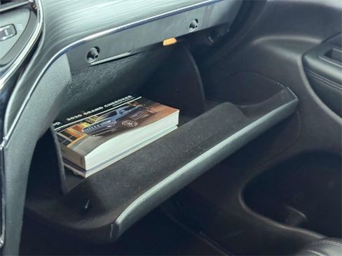 Used 2020 Jeep Grand Cherokee Limited image 32