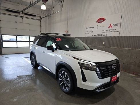 New 2026 Nissan Pathfinder Platinum AWD/4WD image 1