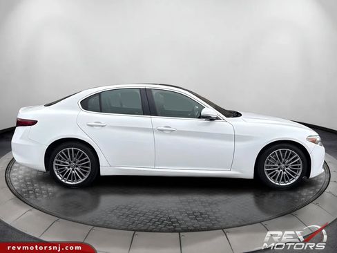 Used 2017 Alfa Romeo Giulia Ti w/ TI Lusso Package AWD/4WD image 6