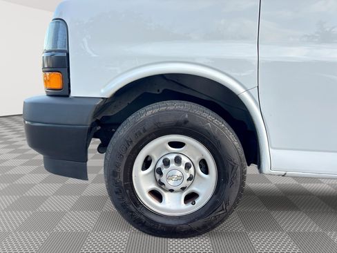 Used 2023 Chevrolet Express 3500 Extended w/ Driver Convenience Package RWD image 18