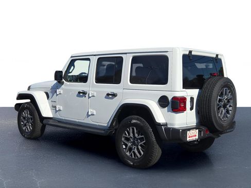 Used 2024 Jeep Wrangler Sahara w/ Technology Group image 11