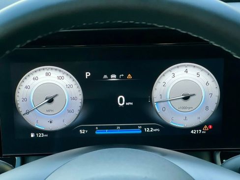 Used 2025 Hyundai Elantra SEL image 19