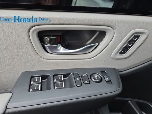 New 2025 Honda Pilot Touring image 22