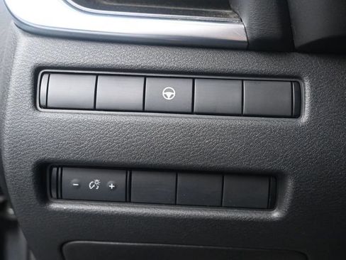 Used 2021 Nissan Rogue SV image 8