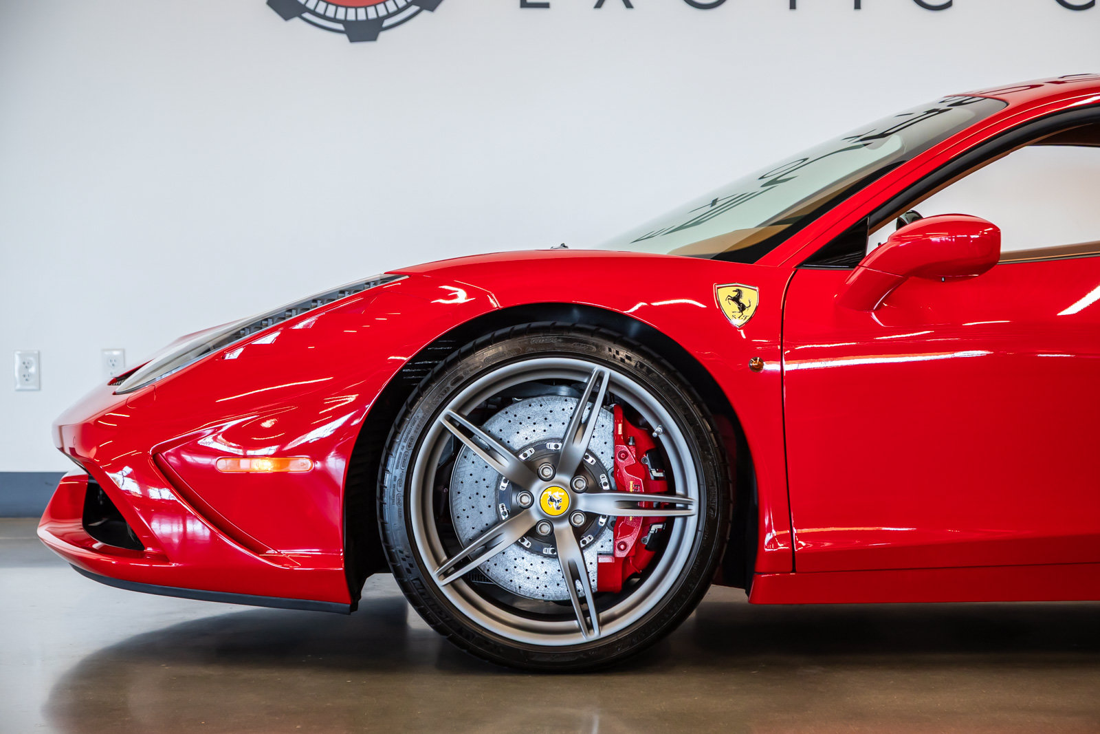 Used 2015 Ferrari 458 Speciale Coupe RWD image 16