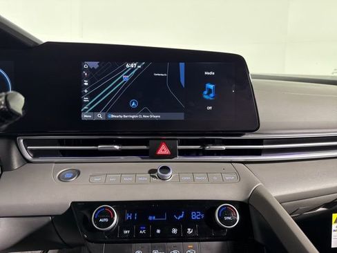 Used 2024 Hyundai Elantra SEL image 24