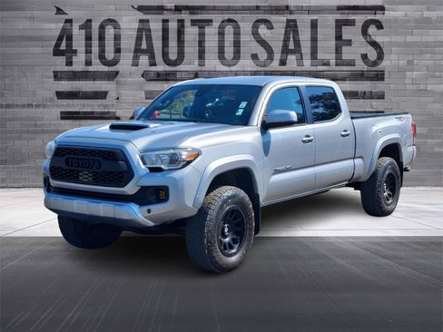 Used 2018 Toyota Tacoma TRD Sport AWD/4WD image 6