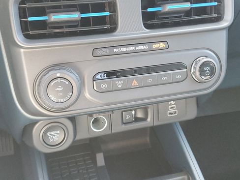 New 2025 Ford Maverick Lobo image 22