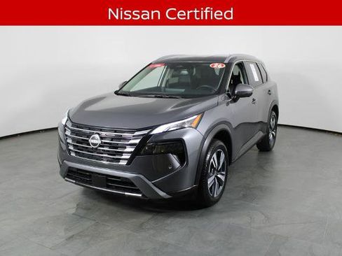 Certified 2026 Nissan Rogue SL FWD image 2