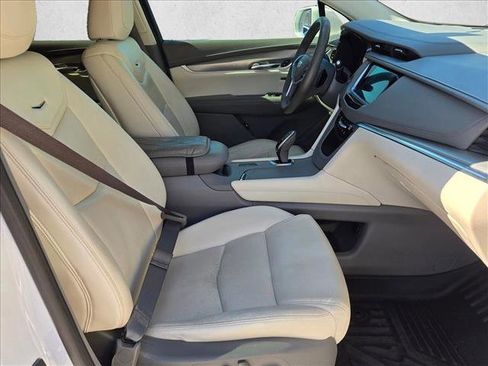 Used 2017 Cadillac XT5 Luxury w/ Driver Awareness Package image 22
