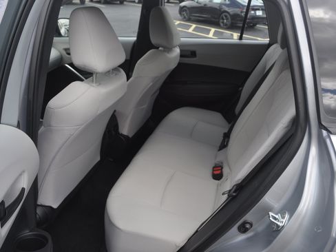 Used 2023 Toyota Corolla Cross L FWD image 12