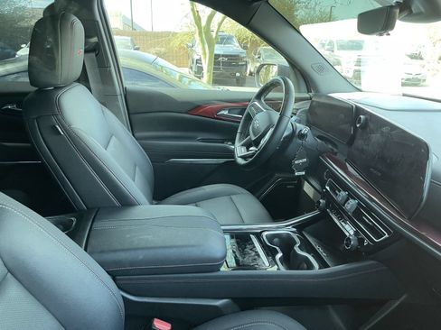 Used 2025 Chevrolet Traverse Z71 w/ Enhanced Driving Package AWD/4WD image 7