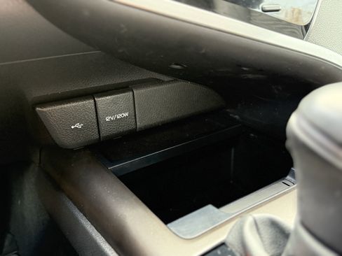 Used 2023 Toyota Camry SE image 20