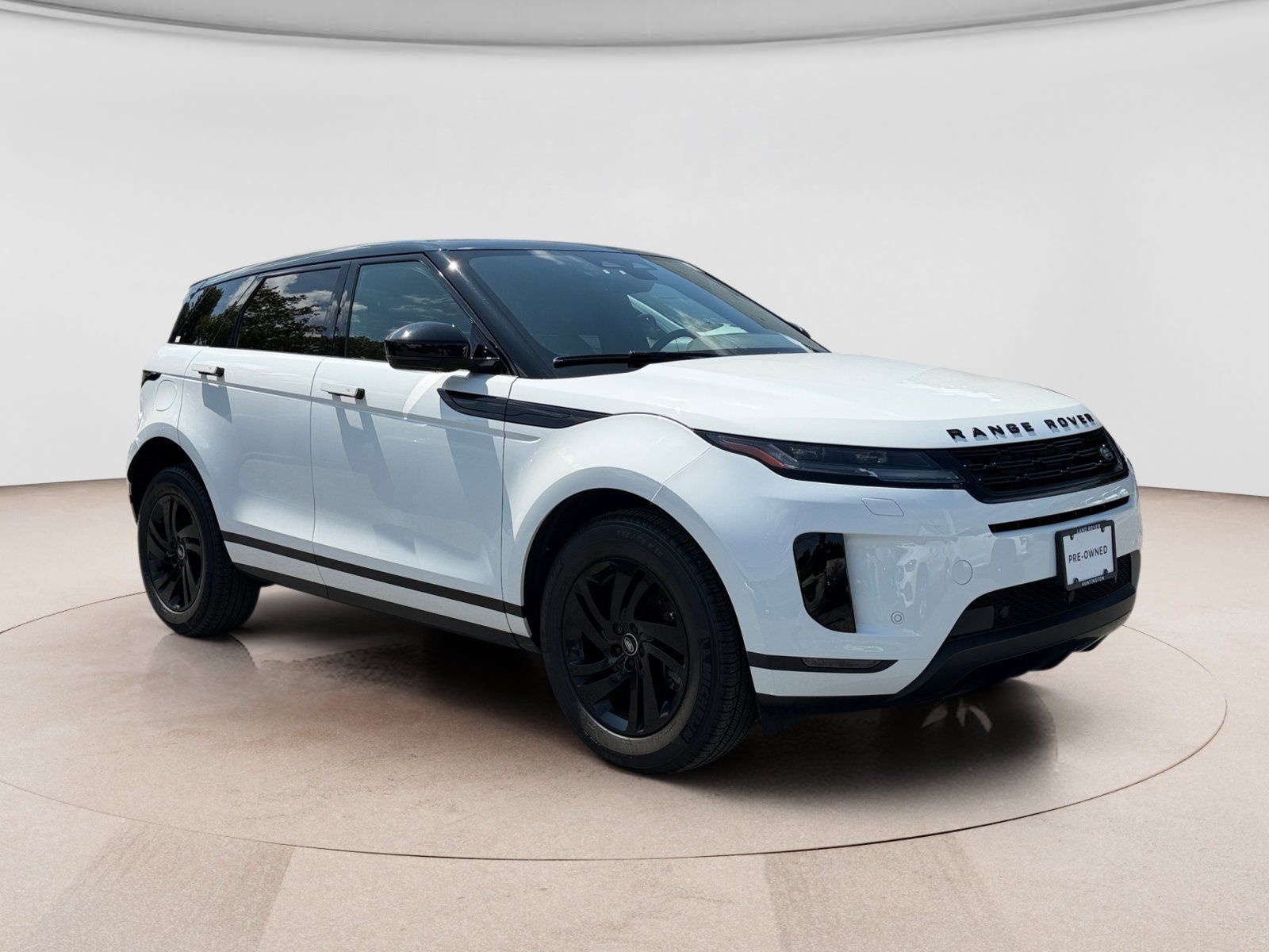 Used 2024 Land Rover Range Rover Evoque S AWD/4WD image 7