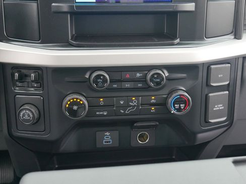 New 2025 Ford F250 XL w/ XL Chrome Package image 43