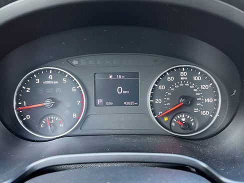 Used 2021 Kia Seltos S AWD/4WD image 16