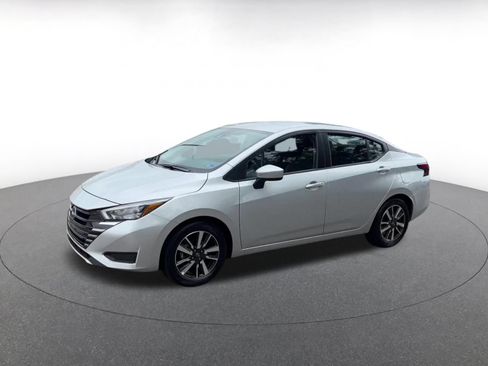 Used 2025 Nissan Versa SV FWD image 8
