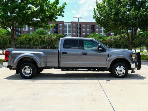 Used 2022 Ford F350 XLT w/ XLT Value Package AWD/4WD image 16
