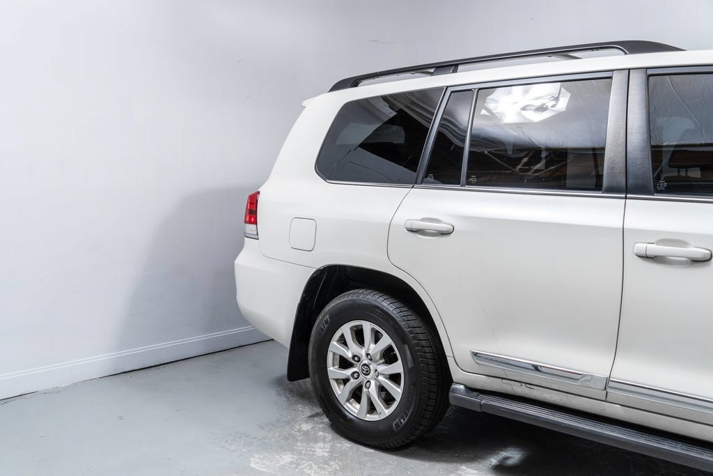 Used 2018 Toyota Land Cruiser w/ Carpet Mat Package AWD/4WD image 11