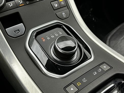 Used 2017 Land Rover Range Rover Evoque SE Premium image 21