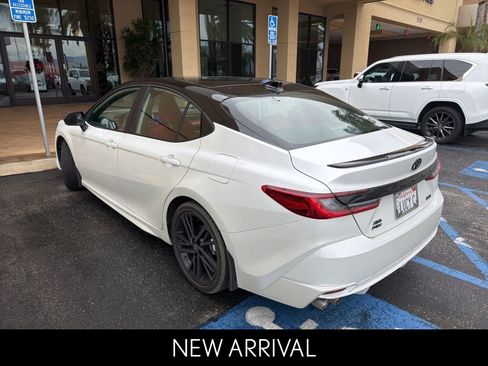 Used 2025 Toyota Camry XSE image 3
