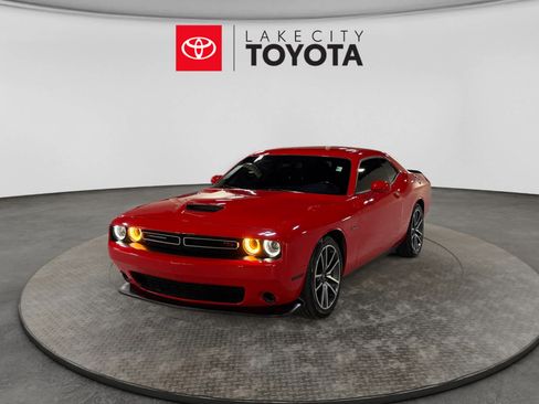 Used 2023 Dodge Challenger R/T RWD image 1