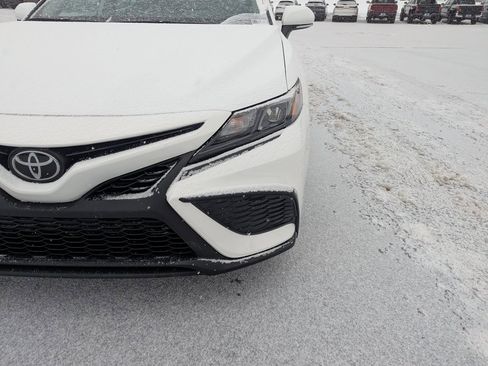 Used 2023 Toyota Camry SE image 11