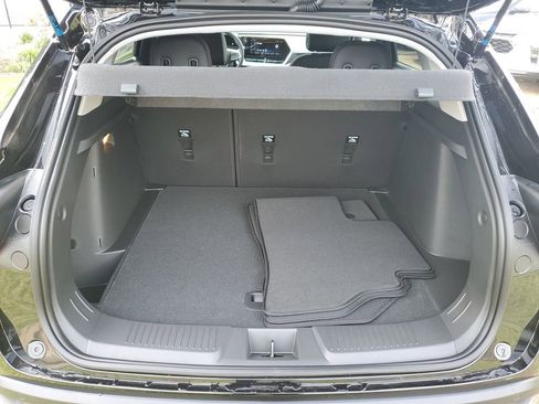 New 2026 Chevrolet Trax LT w/ Sunroof Package FWD image 9
