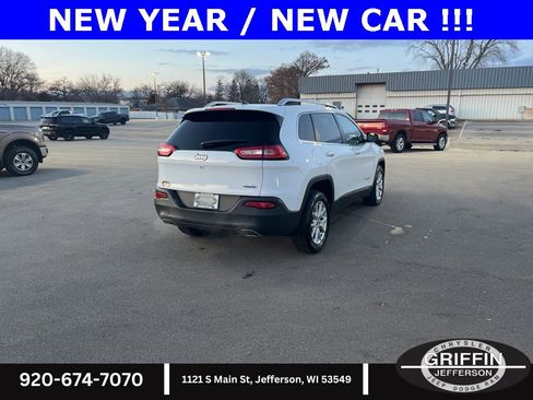 Used 2017 Jeep Cherokee Latitude w/ Cold Weather Group image 12