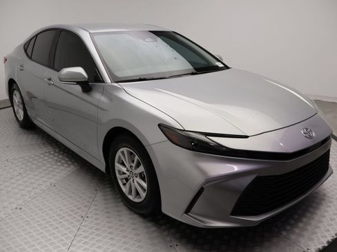 Certified 2025 Toyota Camry LE FWD image 6