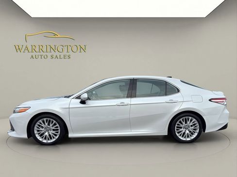 Used 2019 Toyota Camry XLE image 4