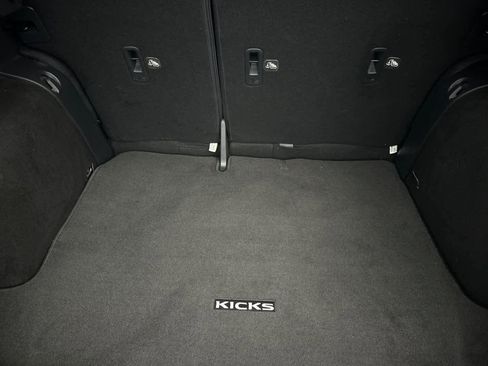 Used 2021 Nissan Kicks S image 18