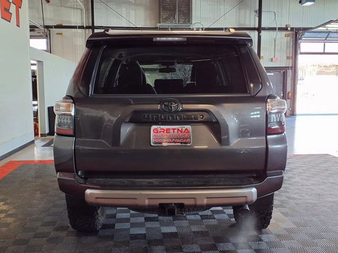 Used 2018 Toyota 4Runner TRD Off-Road Premium AWD/4WD image 5