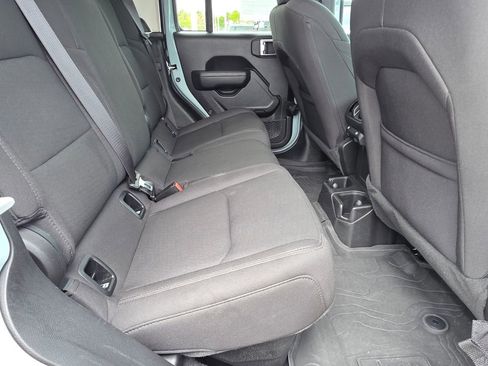 Used 2023 Jeep Gladiator Willys image 13