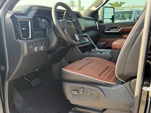 New 2026 GMC Sierra 2500 Denali Ultimate w/ LPO, Black Badging Package AWD/4WD image 13