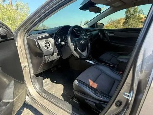 Used 2018 Toyota Corolla SE w/ Protection Package FWD image 8