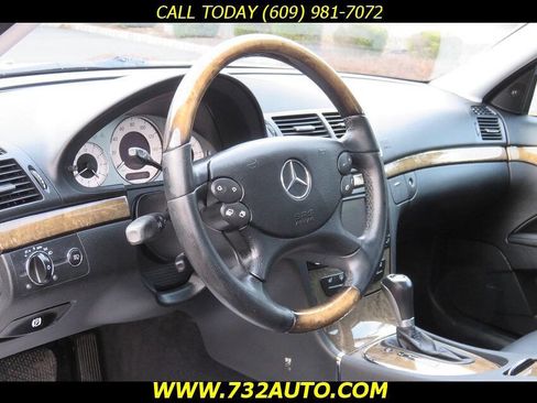 Used 2007 Mercedes-Benz E 350 4MATIC Sedan image 24